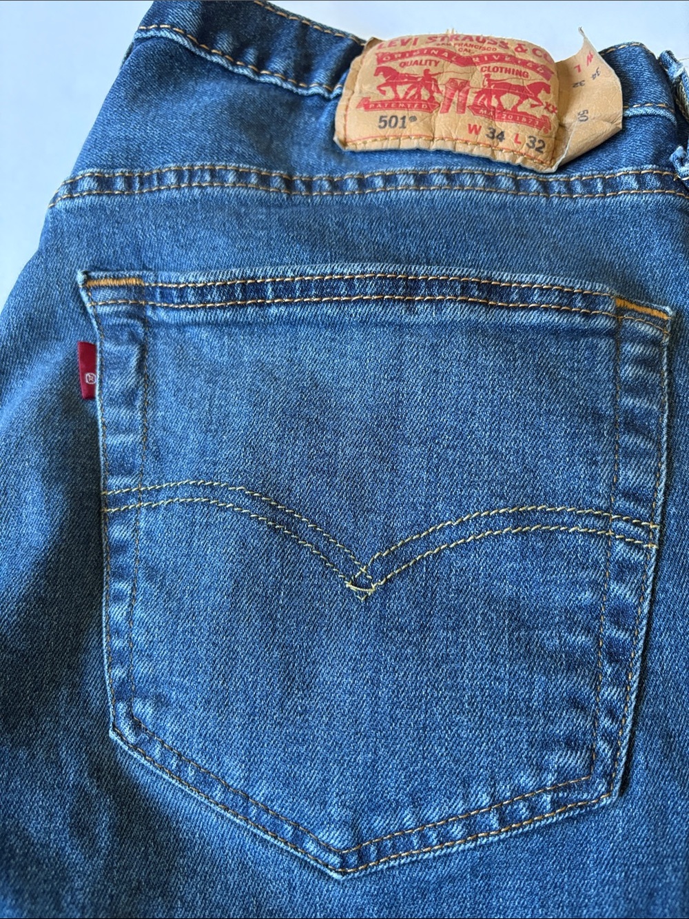 Levi's 501 Original Fit Straight Leg Blue Jeans Men's Sz 34x32.